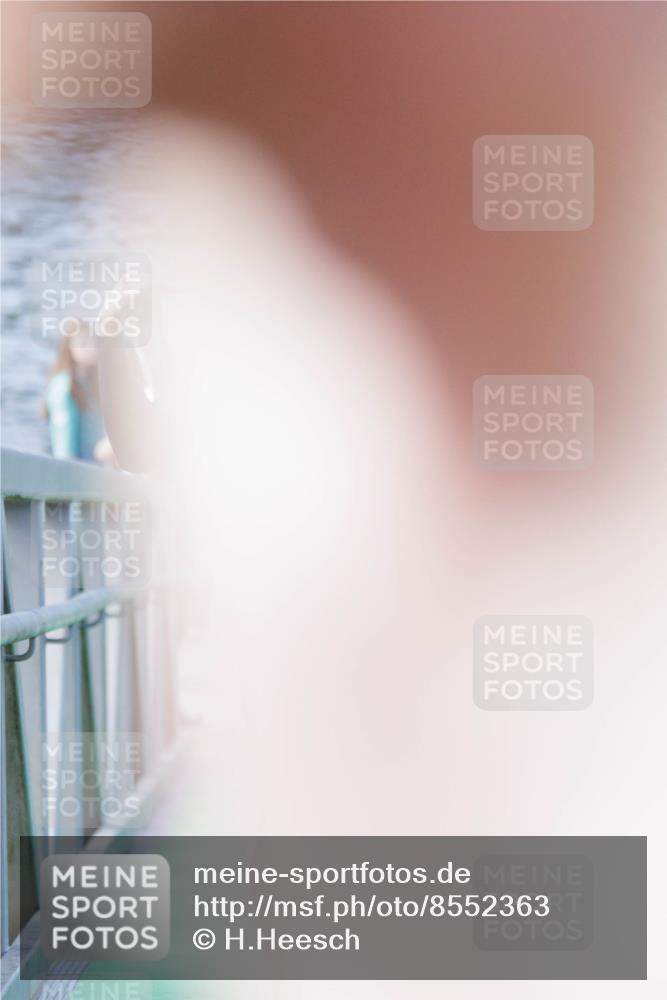 10.08.2025 - GEWOBA Citytriathlon Bremen H.Heesch http://msf.ph/oto/8552363 10.08.2025 10:28:32 Schwimmen 57, 197, 410 meine-sportfotos.de