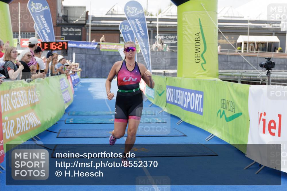 10.08.2025 - GEWOBA Citytriathlon Bremen H.Heesch http://msf.ph/oto/8552370 10.08.2025 11:20:08 Ziel 438 meine-sportfotos.de
