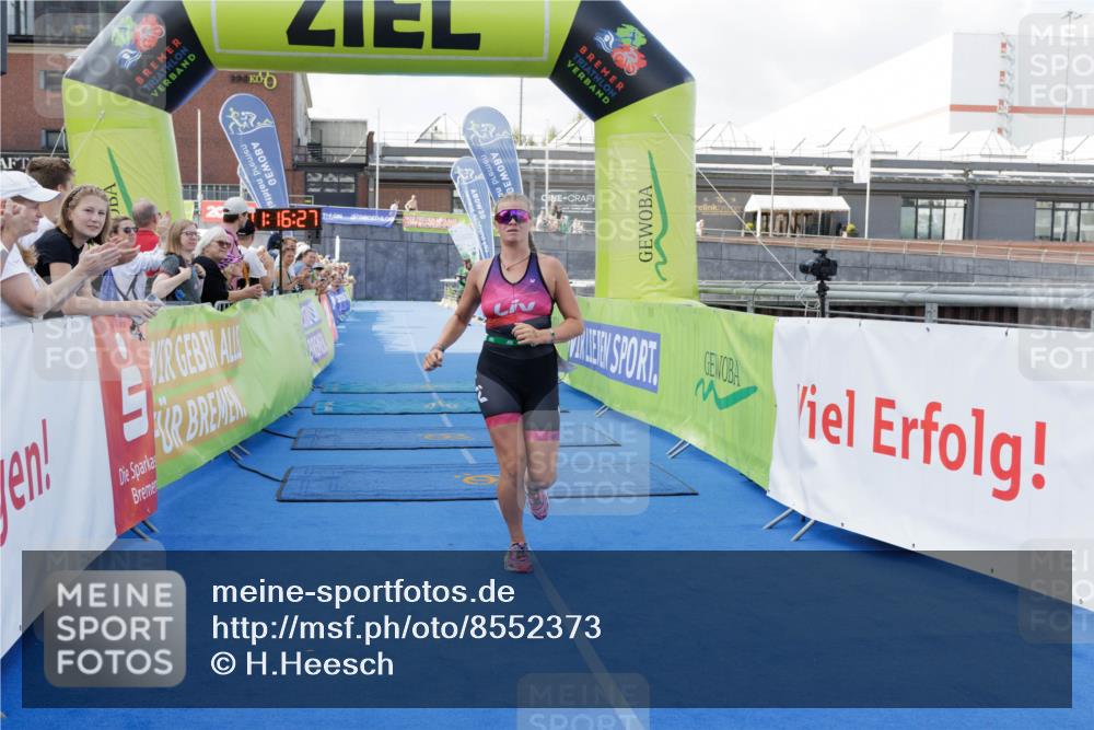 10.08.2025 - GEWOBA Citytriathlon Bremen H.Heesch http://msf.ph/oto/8552373 10.08.2025 11:20:08 Ziel 438 meine-sportfotos.de