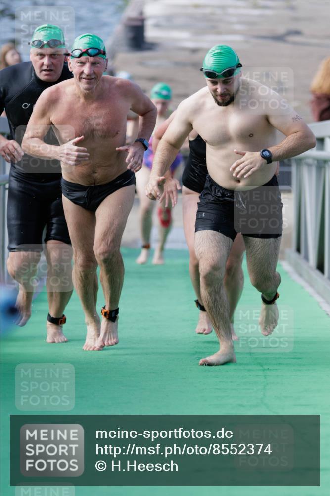 10.08.2025 - GEWOBA Citytriathlon Bremen H.Heesch http://msf.ph/oto/8552374 10.08.2025 10:28:42 Schwimmen 139, 141, 143, 163 meine-sportfotos.de