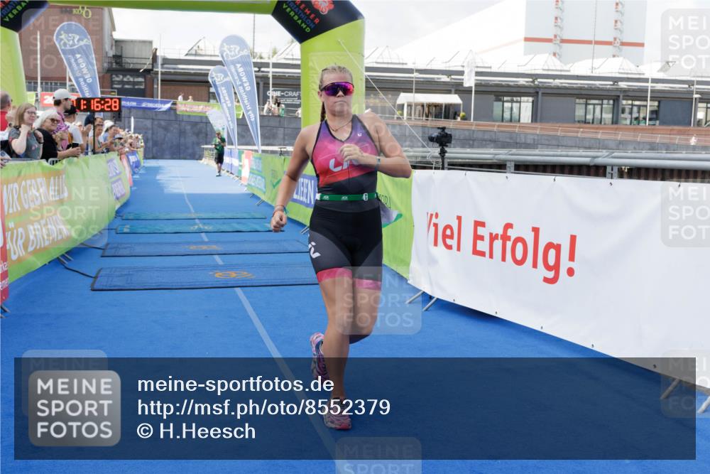 10.08.2025 - GEWOBA Citytriathlon Bremen H.Heesch http://msf.ph/oto/8552379 10.08.2025 11:20:09 Ziel 438 meine-sportfotos.de