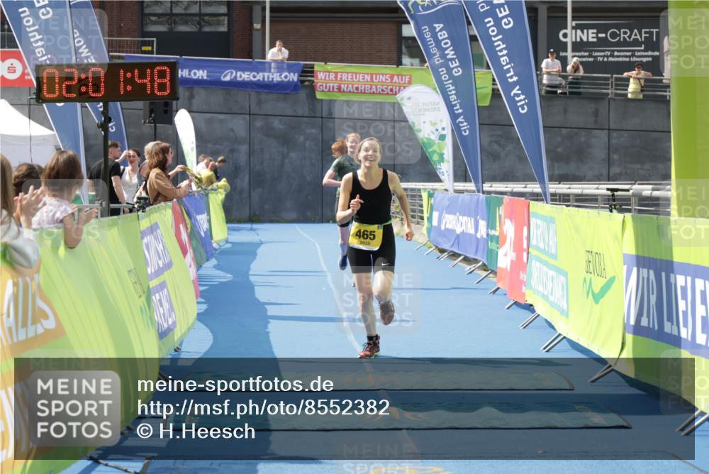 10.08.2025 - GEWOBA Citytriathlon Bremen H.Heesch http://msf.ph/oto/8552382 10.08.2025 12:05:30 Ziel 465 meine-sportfotos.de