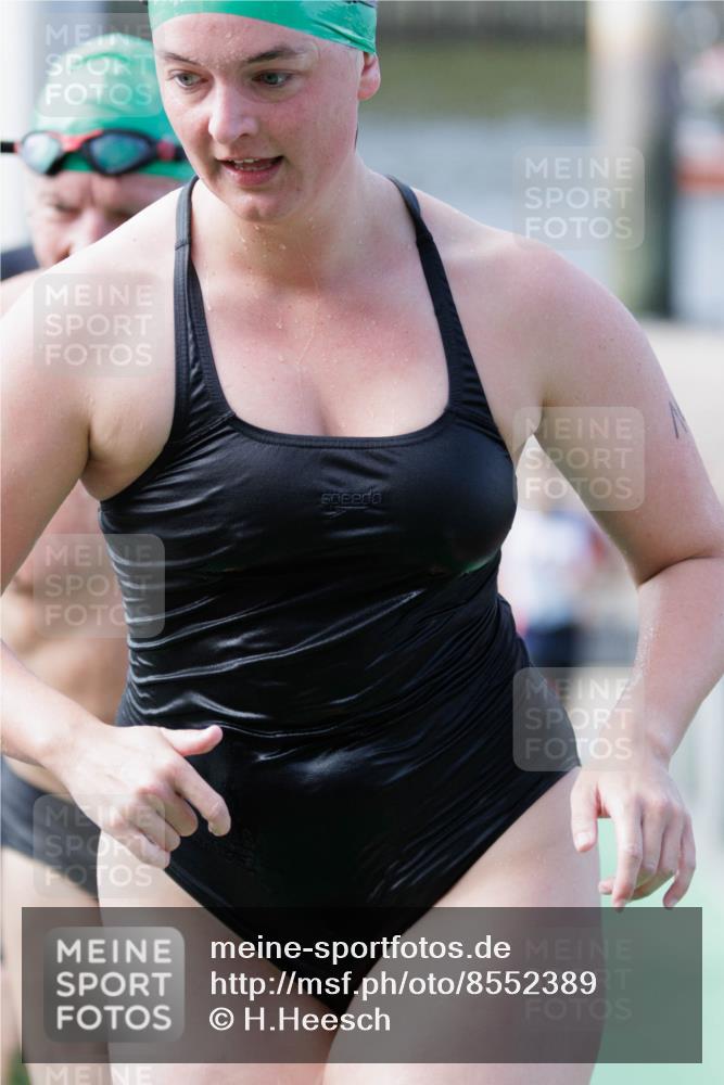 10.08.2025 - GEWOBA Citytriathlon Bremen H.Heesch http://msf.ph/oto/8552389 10.08.2025 10:28:47 Schwimmen 1, 139, 141, 143, 163, 229 meine-sportfotos.de