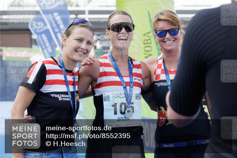 10.08.2025 - GEWOBA Citytriathlon Bremen H.Heesch http://msf.ph/oto/8552395 10.08.2025 11:21:01 Ziel  meine-sportfotos.de