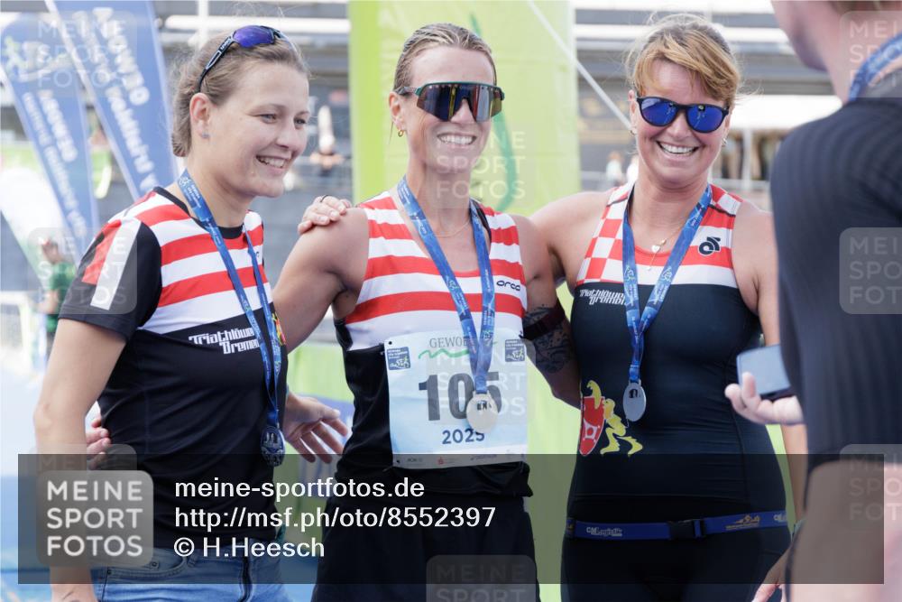 10.08.2025 - GEWOBA Citytriathlon Bremen H.Heesch http://msf.ph/oto/8552397 10.08.2025 11:21:05 Ziel  meine-sportfotos.de