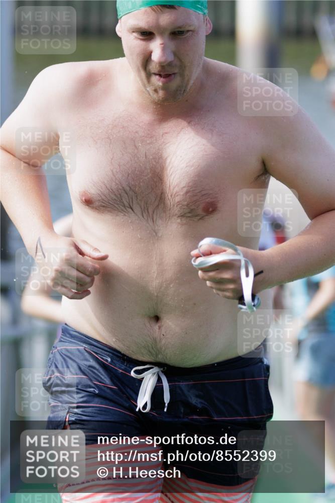 10.08.2025 - GEWOBA Citytriathlon Bremen H.Heesch http://msf.ph/oto/8552399 10.08.2025 10:28:50 Schwimmen 1, 79, 139, 141, 143, 163, 229 meine-sportfotos.de