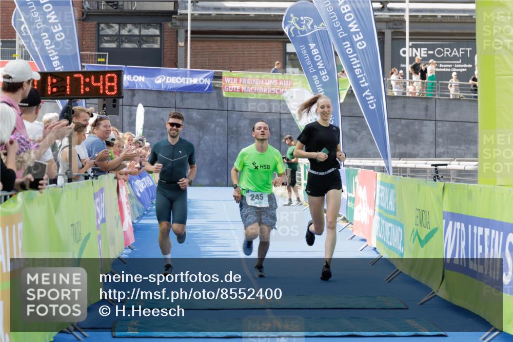 10.08.2025 - GEWOBA Citytriathlon Bremen H.Heesch http://msf.ph/oto/8552400 10.08.2025 11:21:29 Ziel 245 meine-sportfotos.de