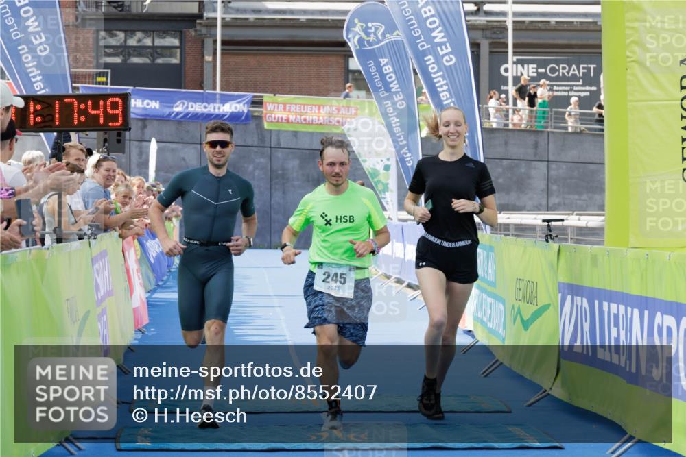 10.08.2025 - GEWOBA Citytriathlon Bremen H.Heesch http://msf.ph/oto/8552407 10.08.2025 11:21:30 Ziel 245 meine-sportfotos.de