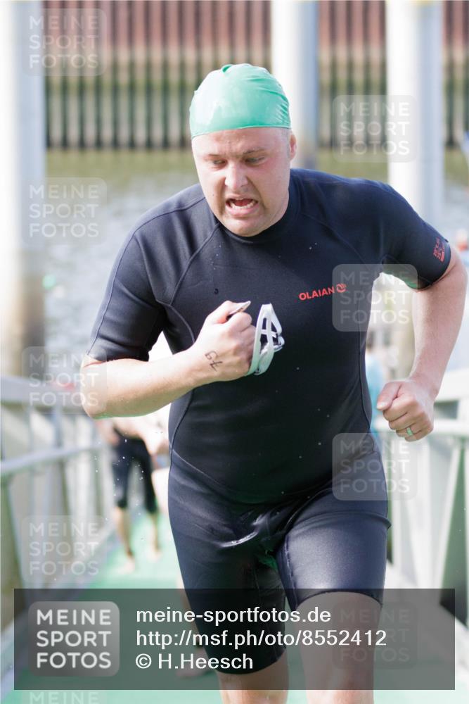 10.08.2025 - GEWOBA Citytriathlon Bremen H.Heesch http://msf.ph/oto/8552412 10.08.2025 10:28:58 Schwimmen 1, 11, 37, 39, 77, 79, 177, 195, 229 meine-sportfotos.de