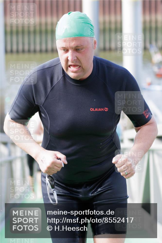 10.08.2025 - GEWOBA Citytriathlon Bremen H.Heesch http://msf.ph/oto/8552417 10.08.2025 10:28:58 Schwimmen 1, 11, 37, 39, 77, 79, 177, 195, 229 meine-sportfotos.de