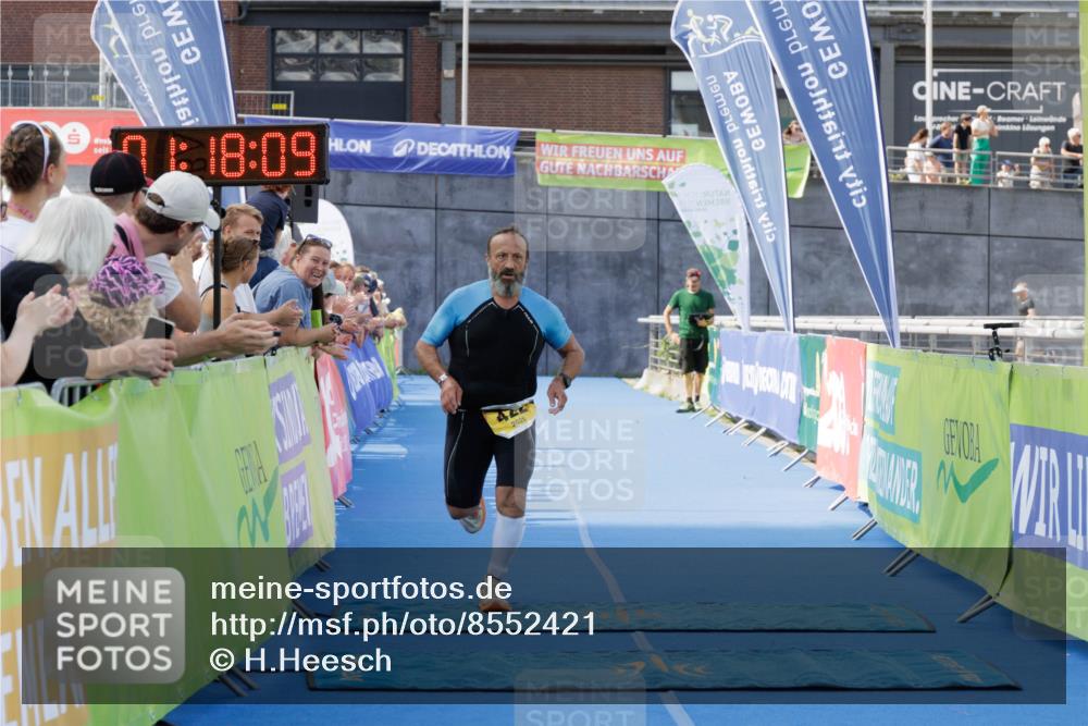 10.08.2025 - GEWOBA Citytriathlon Bremen H.Heesch http://msf.ph/oto/8552421 10.08.2025 11:21:51 Ziel 422 meine-sportfotos.de