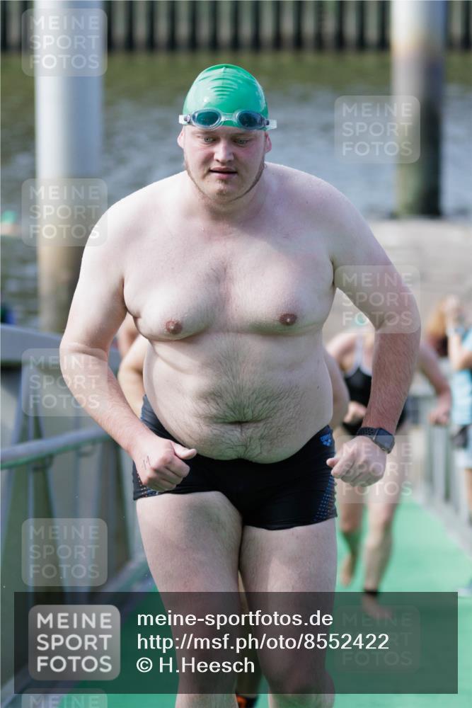 10.08.2025 - GEWOBA Citytriathlon Bremen H.Heesch http://msf.ph/oto/8552422 10.08.2025 10:29:00 Schwimmen 11, 37, 39, 77, 79, 177, 195 meine-sportfotos.de