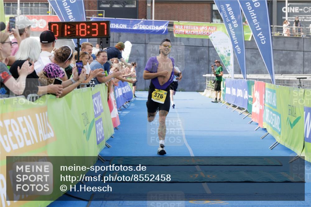 10.08.2025 - GEWOBA Citytriathlon Bremen H.Heesch http://msf.ph/oto/8552458 10.08.2025 11:22:19 Ziel 153, 376 meine-sportfotos.de