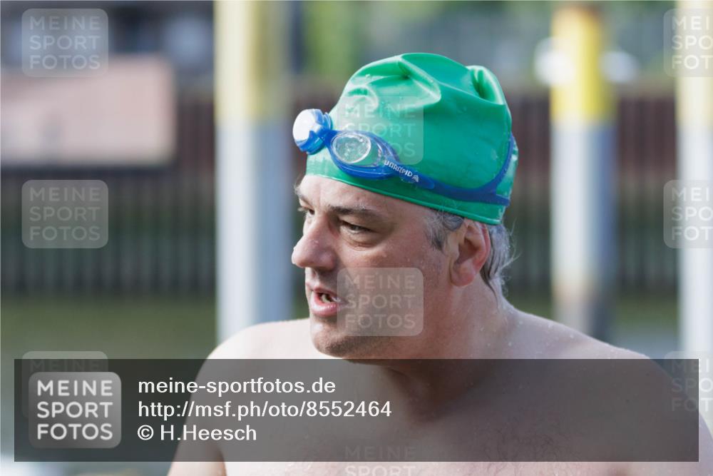 10.08.2025 - GEWOBA Citytriathlon Bremen H.Heesch http://msf.ph/oto/8552464 10.08.2025 10:29:08 Schwimmen 37, 39, 125, 167, 177, 195 meine-sportfotos.de
