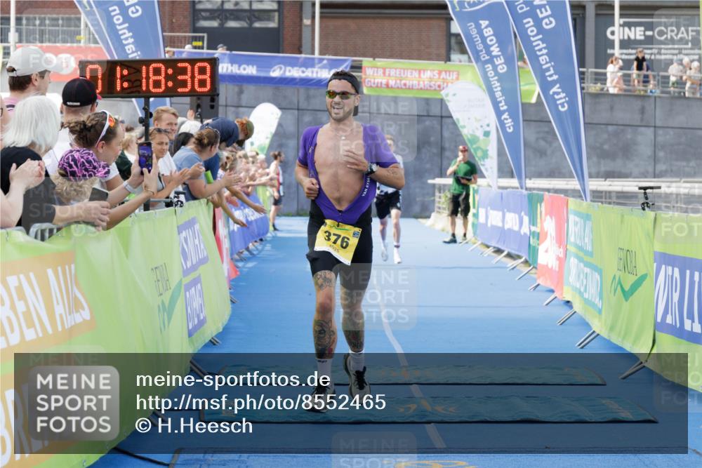 10.08.2025 - GEWOBA Citytriathlon Bremen H.Heesch http://msf.ph/oto/8552465 10.08.2025 11:22:20 Ziel 153, 376 meine-sportfotos.de