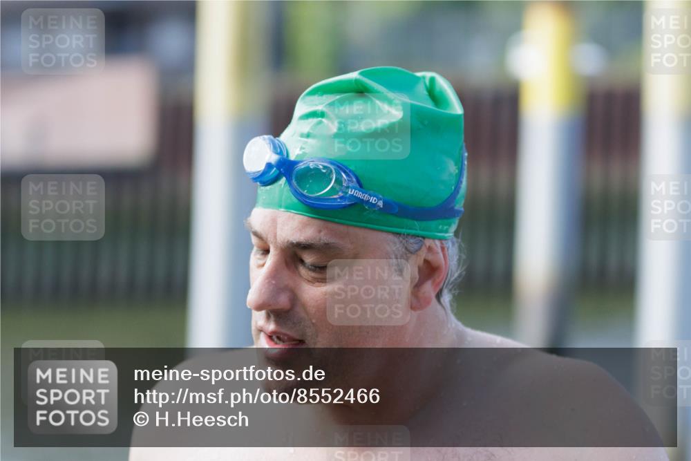 10.08.2025 - GEWOBA Citytriathlon Bremen H.Heesch http://msf.ph/oto/8552466 10.08.2025 10:29:08 Schwimmen 37, 39, 125, 167, 177, 195 meine-sportfotos.de