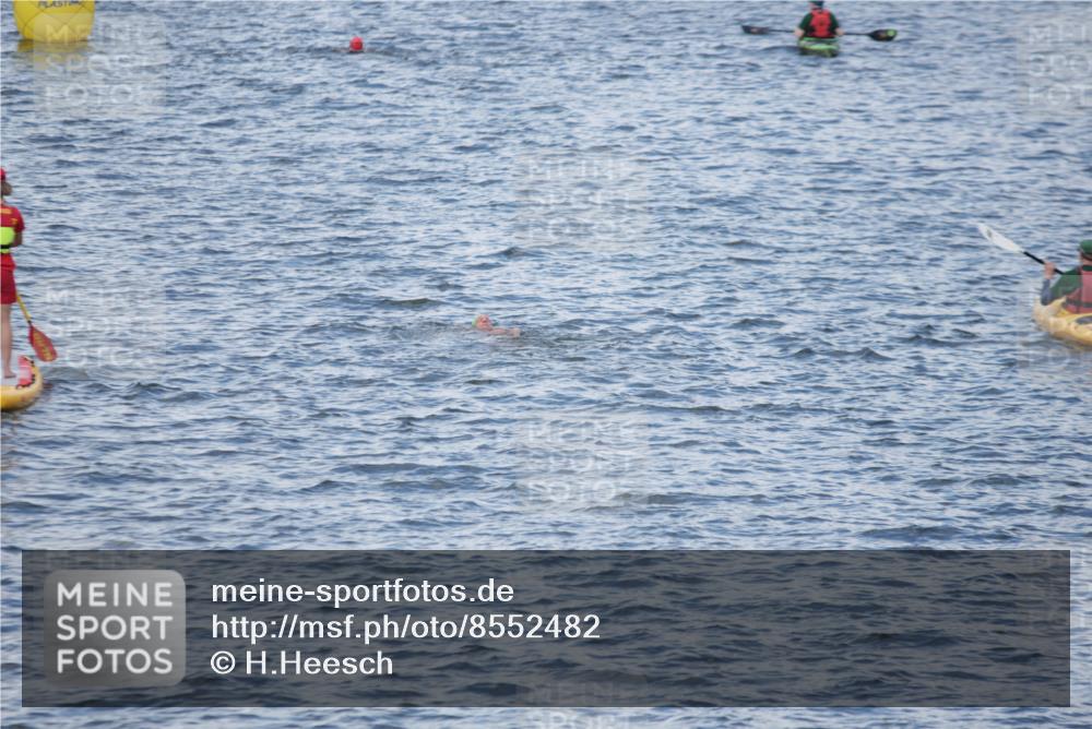 10.08.2025 - GEWOBA Citytriathlon Bremen H.Heesch http://msf.ph/oto/8552482 10.08.2025 12:14:11 Ziel  meine-sportfotos.de