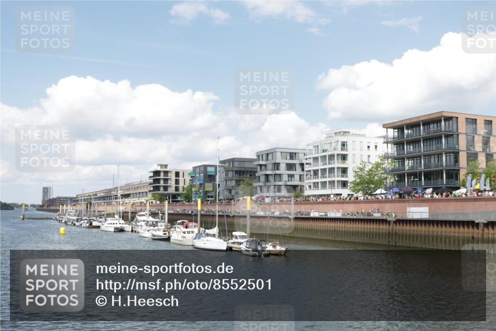 10.08.2025 - GEWOBA Citytriathlon Bremen H.Heesch http://msf.ph/oto/8552501 10.08.2025 13:02:07 Ziel  meine-sportfotos.de