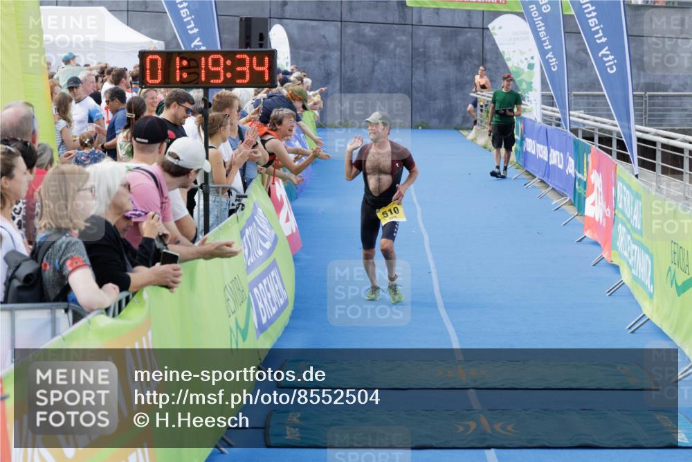 10.08.2025 - GEWOBA Citytriathlon Bremen H.Heesch http://msf.ph/oto/8552504 10.08.2025 11:23:15 Ziel 510 meine-sportfotos.de