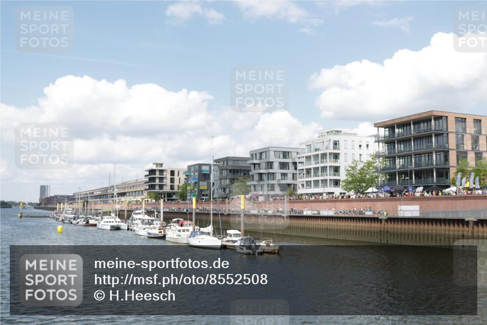 10.08.2025 - GEWOBA Citytriathlon Bremen H.Heesch http://msf.ph/oto/8552508 10.08.2025 13:02:07 Ziel  meine-sportfotos.de