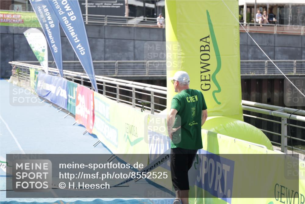 10.08.2025 - GEWOBA Citytriathlon Bremen H.Heesch http://msf.ph/oto/8552525 10.08.2025 13:11:25 Ziel  meine-sportfotos.de