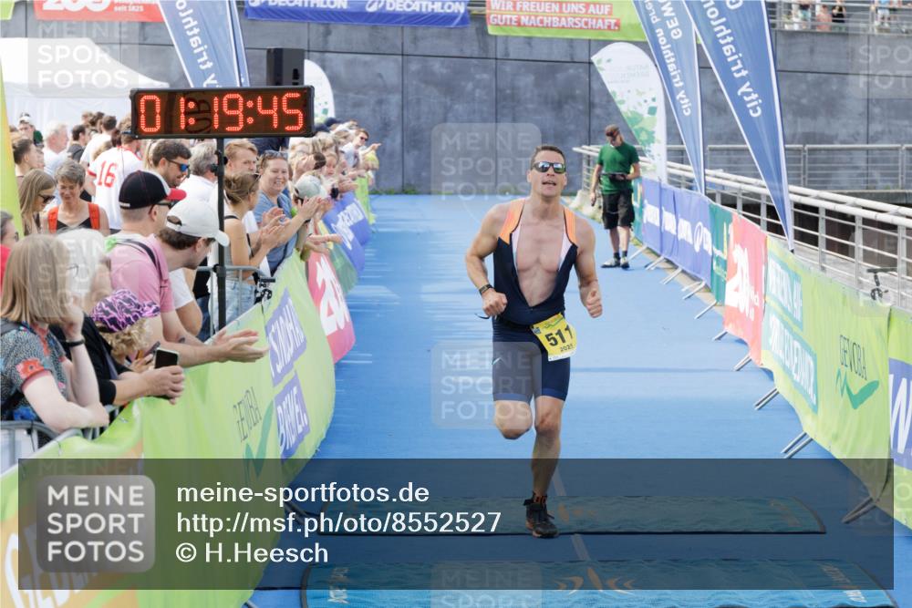 10.08.2025 - GEWOBA Citytriathlon Bremen H.Heesch http://msf.ph/oto/8552527 10.08.2025 11:23:26 Ziel 511 meine-sportfotos.de
