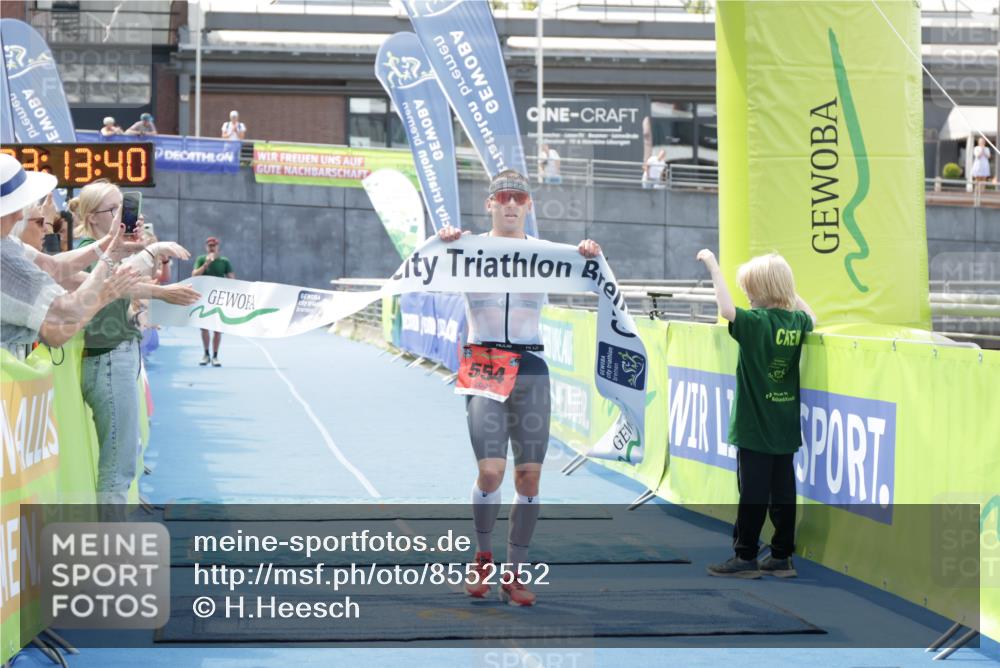 10.08.2025 - GEWOBA Citytriathlon Bremen H.Heesch http://msf.ph/oto/8552552 10.08.2025 13:17:22 Ziel 554 meine-sportfotos.de