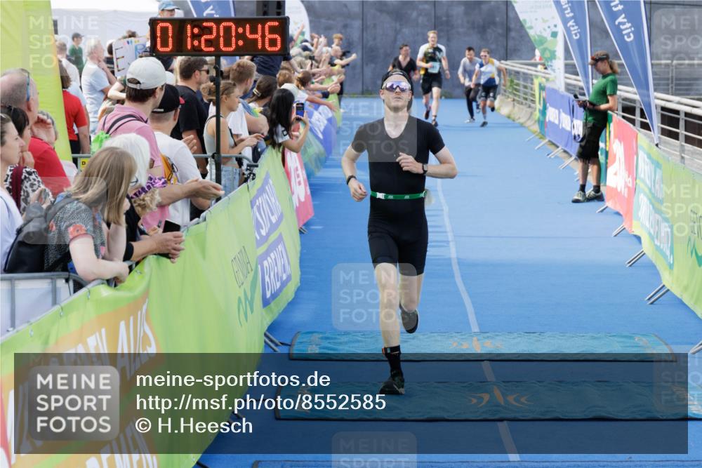 10.08.2025 - GEWOBA Citytriathlon Bremen H.Heesch http://msf.ph/oto/8552585 10.08.2025 11:24:28 Ziel 389 meine-sportfotos.de