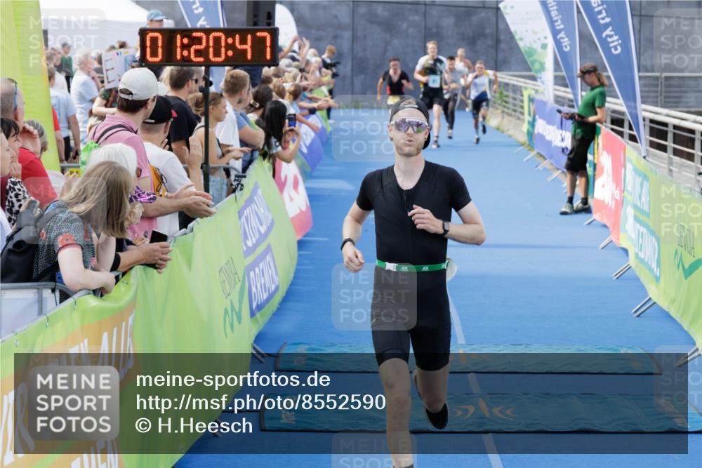 10.08.2025 - GEWOBA Citytriathlon Bremen H.Heesch http://msf.ph/oto/8552590 10.08.2025 11:24:29 Ziel 81, 389, 414 meine-sportfotos.de