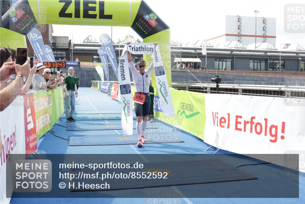 10.08.2025 - GEWOBA Citytriathlon Bremen H.Heesch http://msf.ph/oto/8552592 10.08.2025 13:17:24 Ziel 554 meine-sportfotos.de