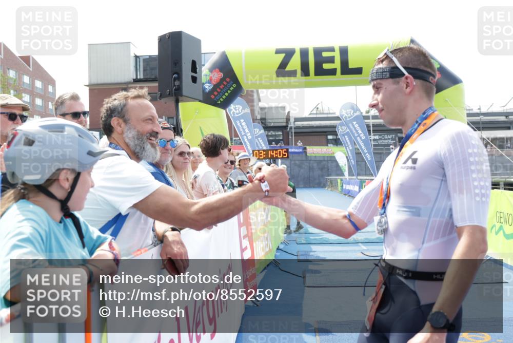 10.08.2025 - GEWOBA Citytriathlon Bremen H.Heesch http://msf.ph/oto/8552597 10.08.2025 13:17:47 Ziel  meine-sportfotos.de