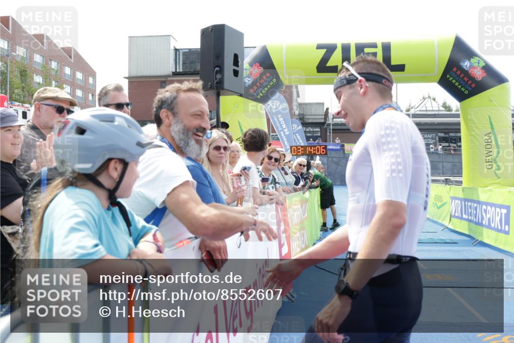 10.08.2025 - GEWOBA Citytriathlon Bremen H.Heesch http://msf.ph/oto/8552607 10.08.2025 13:17:47 Ziel  meine-sportfotos.de