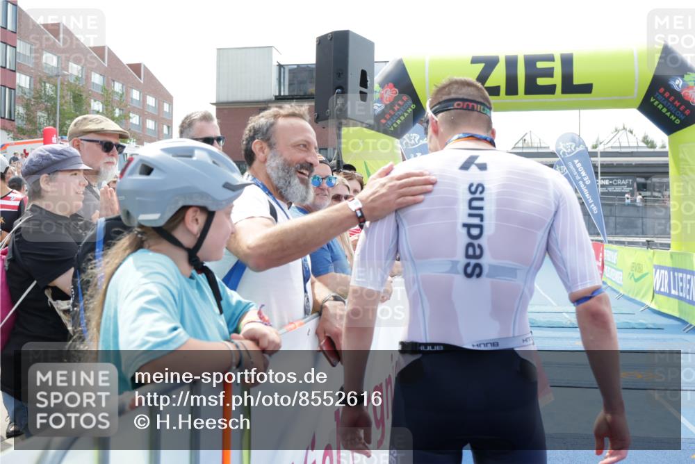 10.08.2025 - GEWOBA Citytriathlon Bremen H.Heesch http://msf.ph/oto/8552616 10.08.2025 13:17:48 Ziel  meine-sportfotos.de