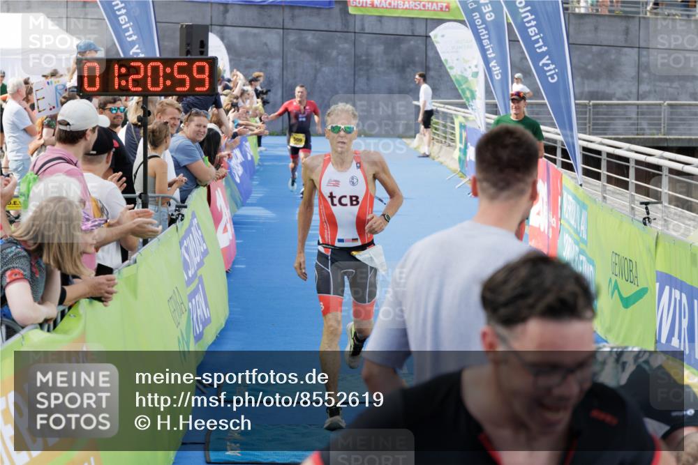 10.08.2025 - GEWOBA Citytriathlon Bremen H.Heesch http://msf.ph/oto/8552619 10.08.2025 11:24:40 Ziel 81, 414, 434, 509 meine-sportfotos.de