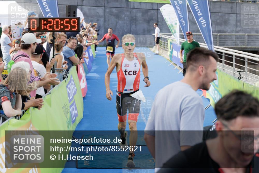 10.08.2025 - GEWOBA Citytriathlon Bremen H.Heesch http://msf.ph/oto/8552621 10.08.2025 11:24:41 Ziel 81, 414, 434, 509 meine-sportfotos.de