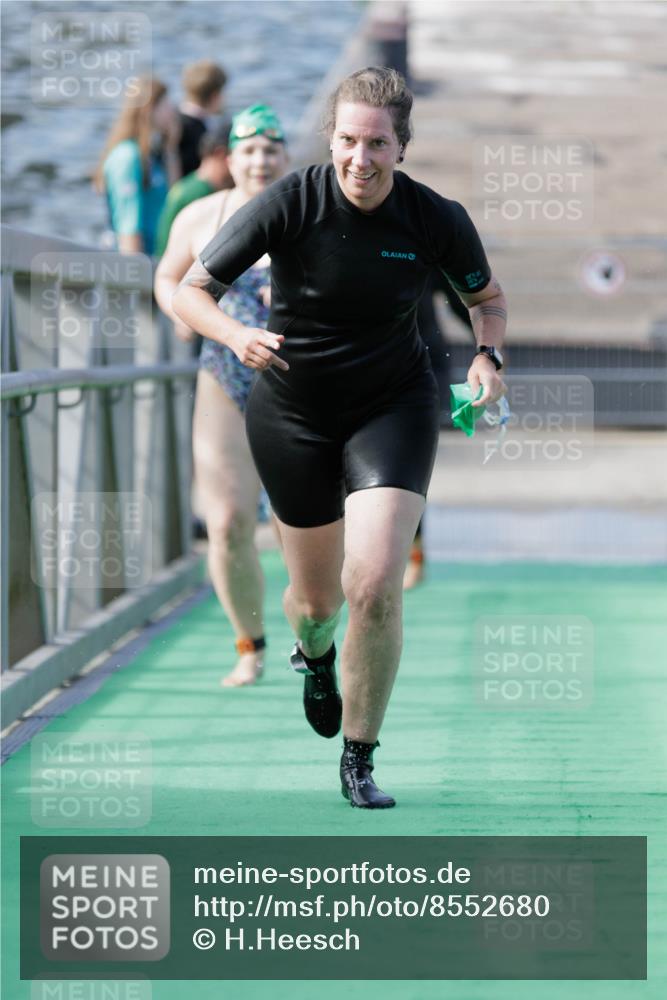 10.08.2025 - GEWOBA Citytriathlon Bremen H.Heesch http://msf.ph/oto/8552680 10.08.2025 10:30:27 Schwimmen 89, 173, 179, 191 meine-sportfotos.de