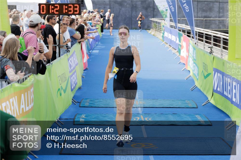 10.08.2025 - GEWOBA Citytriathlon Bremen H.Heesch http://msf.ph/oto/8552695 10.08.2025 11:25:15 Ziel 459 meine-sportfotos.de