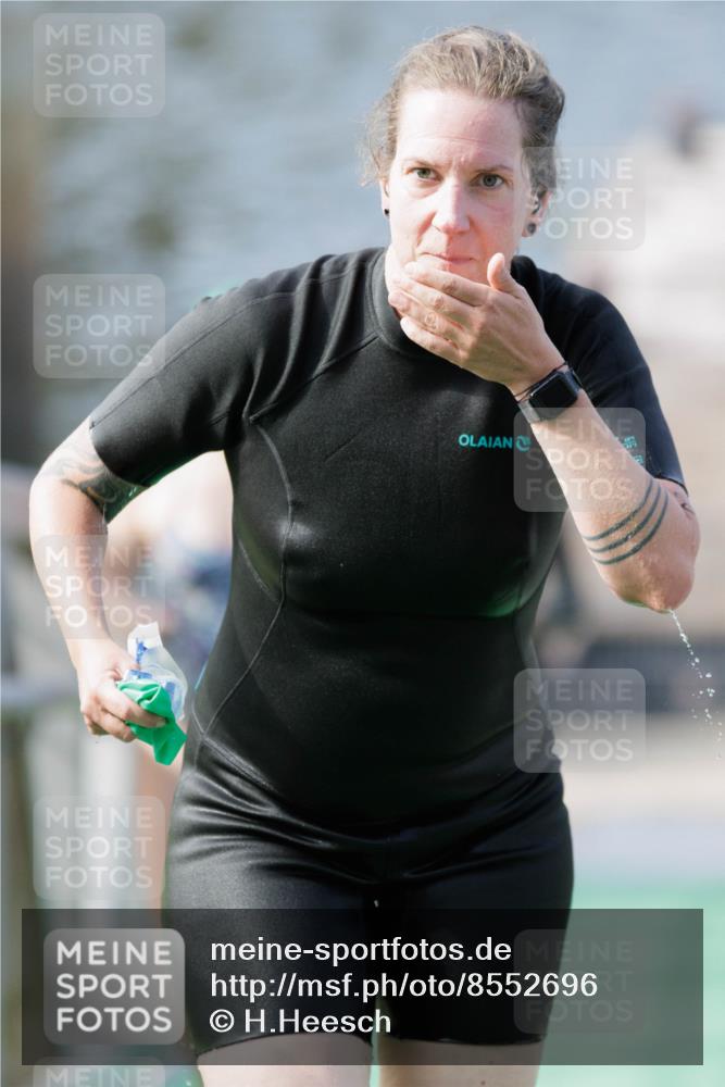 10.08.2025 - GEWOBA Citytriathlon Bremen H.Heesch http://msf.ph/oto/8552696 10.08.2025 10:30:30 Schwimmen 89, 173, 191 meine-sportfotos.de