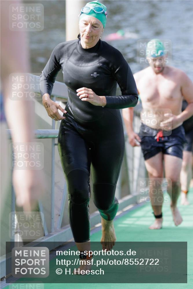 10.08.2025 - GEWOBA Citytriathlon Bremen H.Heesch http://msf.ph/oto/8552722 10.08.2025 10:30:36 Schwimmen 13, 67, 89, 173, 191, 217 meine-sportfotos.de