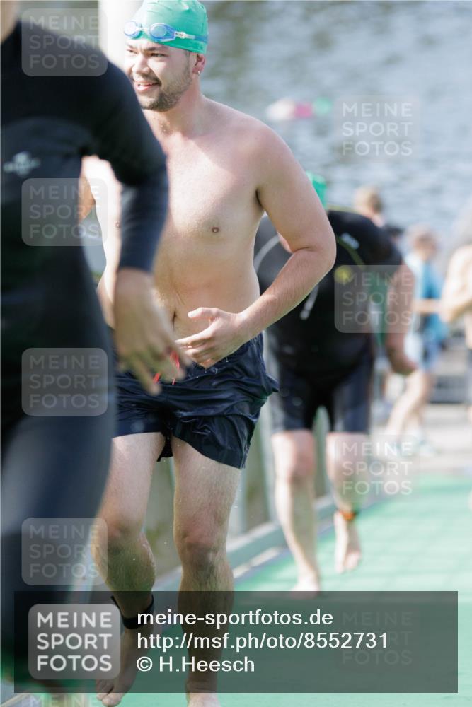 10.08.2025 - GEWOBA Citytriathlon Bremen H.Heesch http://msf.ph/oto/8552731 10.08.2025 10:30:38 Schwimmen 13, 67, 173, 191, 217 meine-sportfotos.de