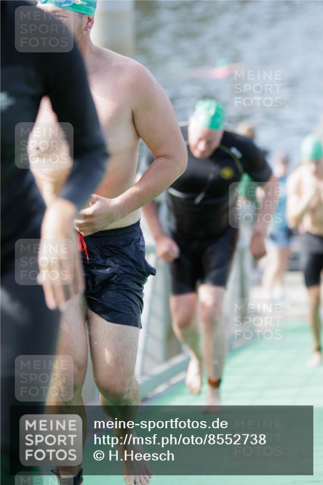 10.08.2025 - GEWOBA Citytriathlon Bremen H.Heesch http://msf.ph/oto/8552738 10.08.2025 10:30:38 Schwimmen 13, 67, 173, 191, 217 meine-sportfotos.de