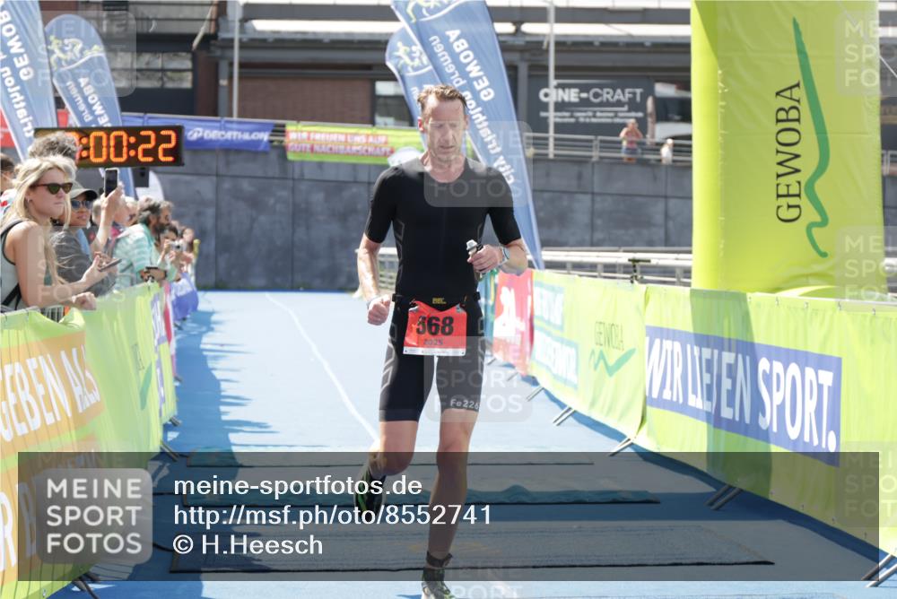 10.08.2025 - GEWOBA Citytriathlon Bremen H.Heesch http://msf.ph/oto/8552741 10.08.2025 13:30:27 Ziel 568 meine-sportfotos.de