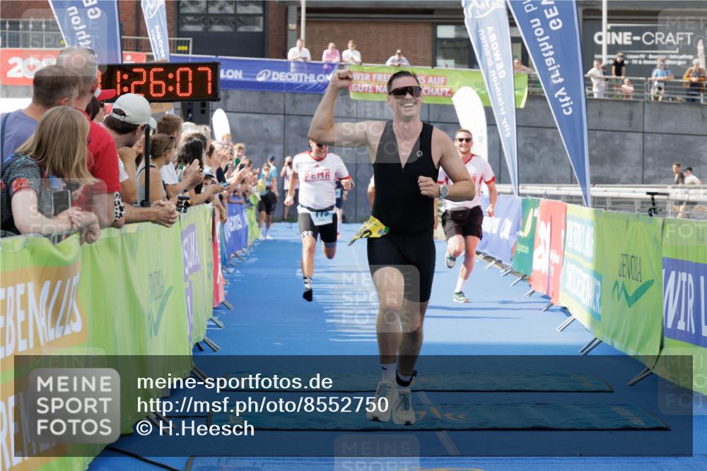 10.08.2025 - GEWOBA Citytriathlon Bremen H.Heesch http://msf.ph/oto/8552750 10.08.2025 11:29:49 Ziel 119, 380, 405 meine-sportfotos.de