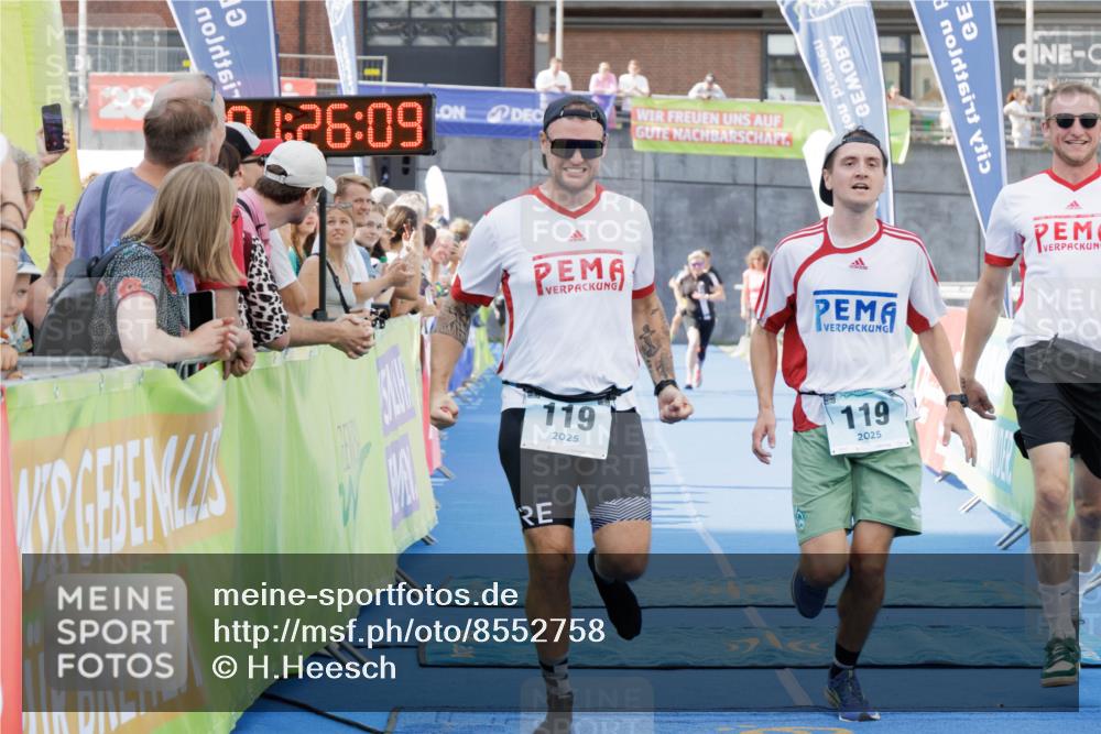 10.08.2025 - GEWOBA Citytriathlon Bremen H.Heesch http://msf.ph/oto/8552758 10.08.2025 11:29:51 Ziel 119, 185, 380, 405 meine-sportfotos.de