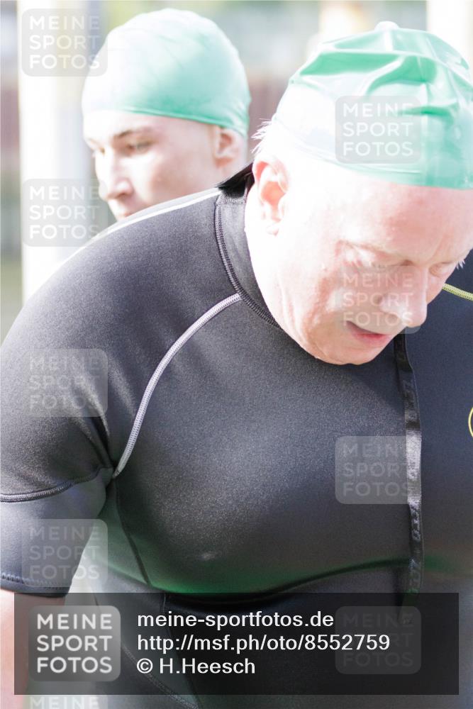 10.08.2025 - GEWOBA Citytriathlon Bremen H.Heesch http://msf.ph/oto/8552759 10.08.2025 10:30:45 Schwimmen 13, 67, 169, 217 meine-sportfotos.de