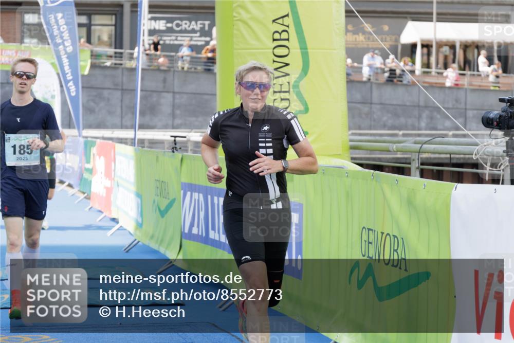 10.08.2025 - GEWOBA Citytriathlon Bremen H.Heesch http://msf.ph/oto/8552773 10.08.2025 11:29:57 Ziel 119, 185, 241, 350, 404 meine-sportfotos.de
