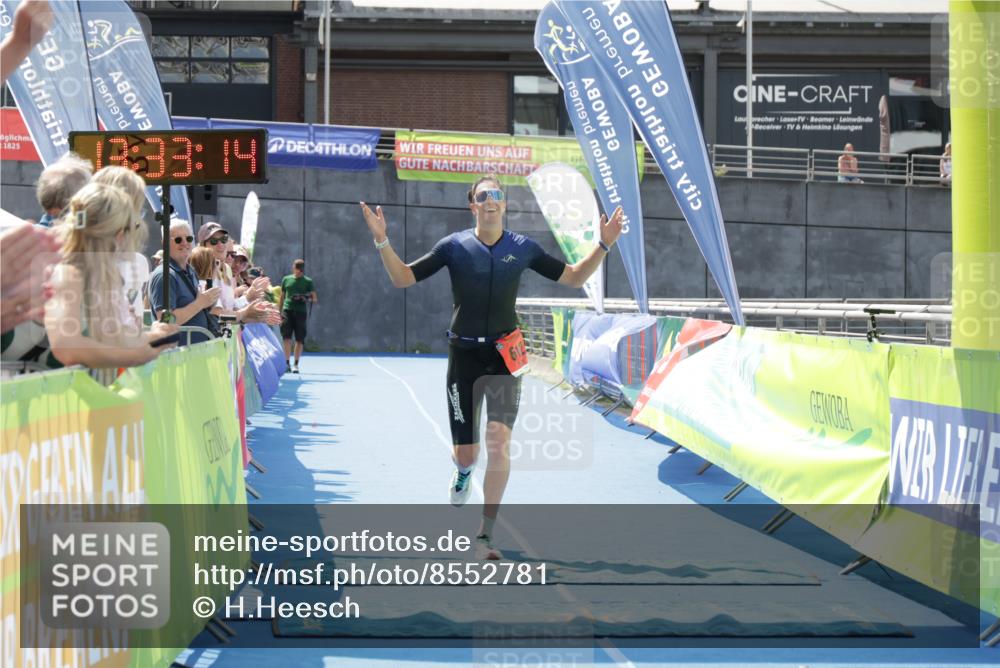 10.08.2025 - GEWOBA Citytriathlon Bremen H.Heesch http://msf.ph/oto/8552781 10.08.2025 13:33:17 Ziel 612 meine-sportfotos.de