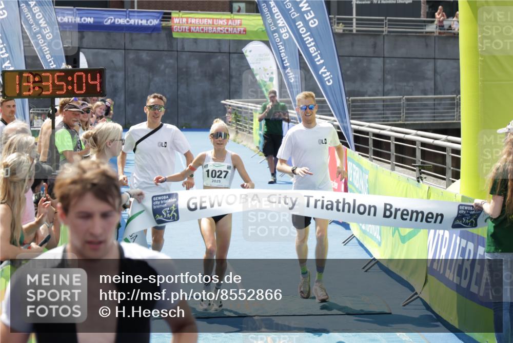 10.08.2025 - GEWOBA Citytriathlon Bremen H.Heesch http://msf.ph/oto/8552866 10.08.2025 13:35:07 Ziel 1027 meine-sportfotos.de