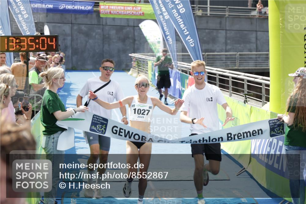 10.08.2025 - GEWOBA Citytriathlon Bremen H.Heesch http://msf.ph/oto/8552867 10.08.2025 13:35:08 Ziel 1027 meine-sportfotos.de