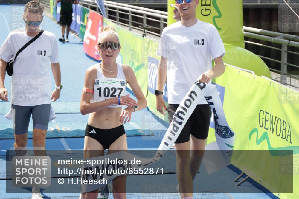 10.08.2025 - GEWOBA Citytriathlon Bremen H.Heesch http://msf.ph/oto/8552871 10.08.2025 13:35:09 Ziel 1027 meine-sportfotos.de